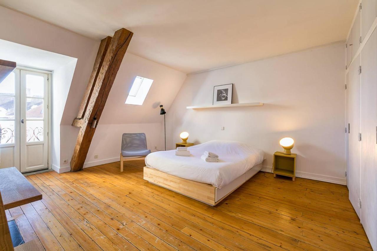 Ferienwohnung La Plume Aux Pieds Du Parvis Saint Jean Dijon Exterior foto